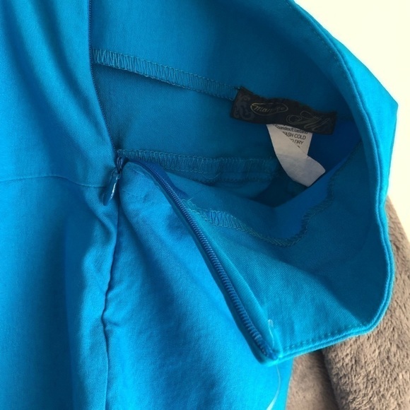 Mandee High waisted shorts teal blue in color fake‎ buttons side zipper stretchy - Picture 3 of 5